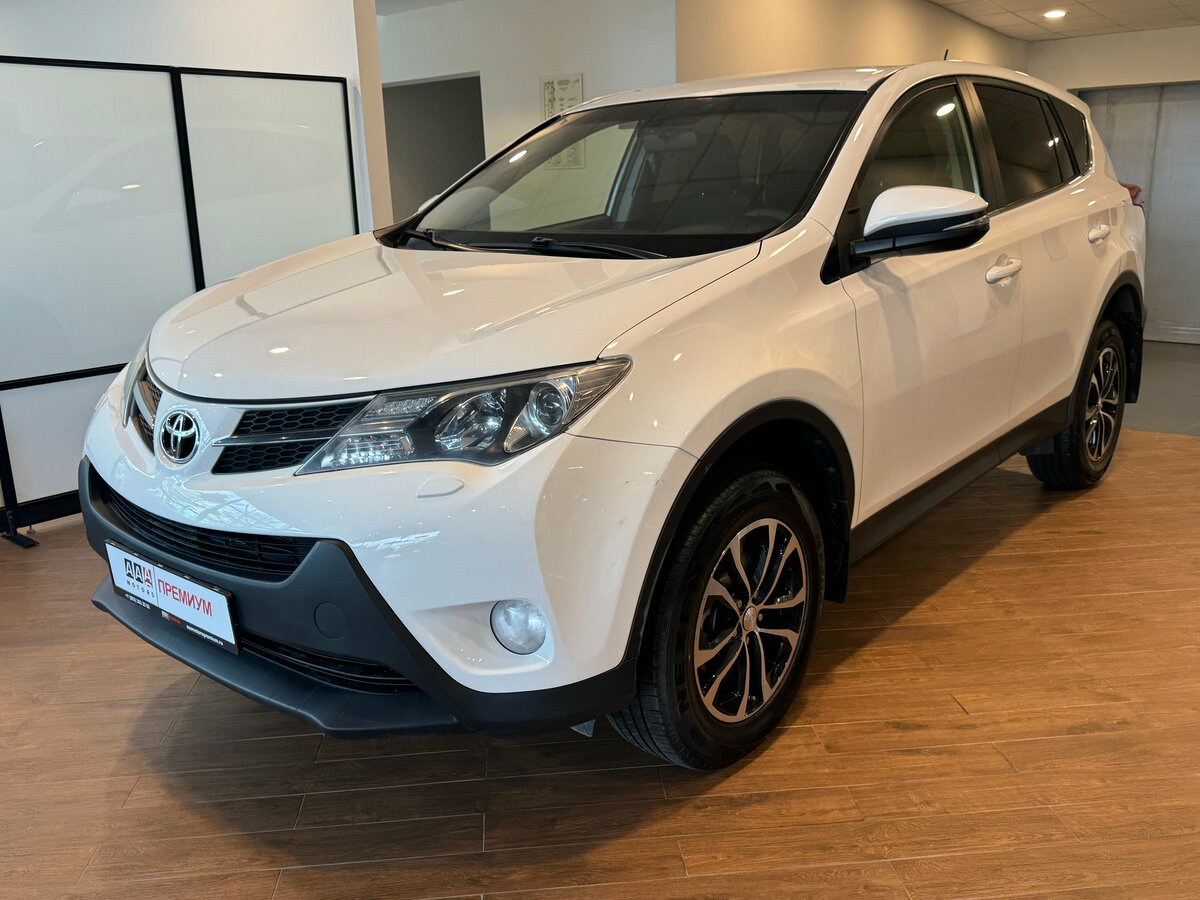 Открыть фотографии: Toyota RAV4 IV (XA40)