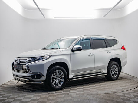Mitsubishi Pajero Sport III