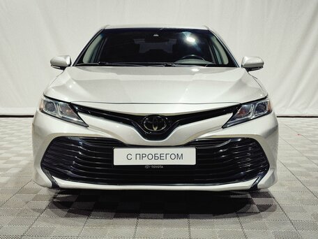 Toyota Camry VIII (XV70)