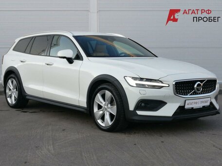 Volvo V60 Cross Country II
