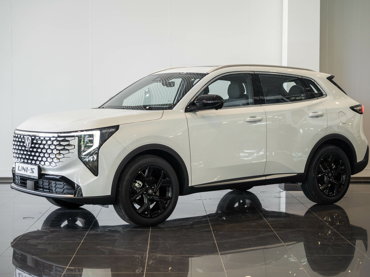 Открыть фотографии: Changan UNI-S I Рестайлинг