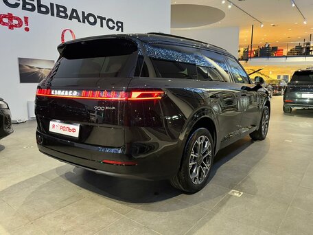 Lynk & Co 900