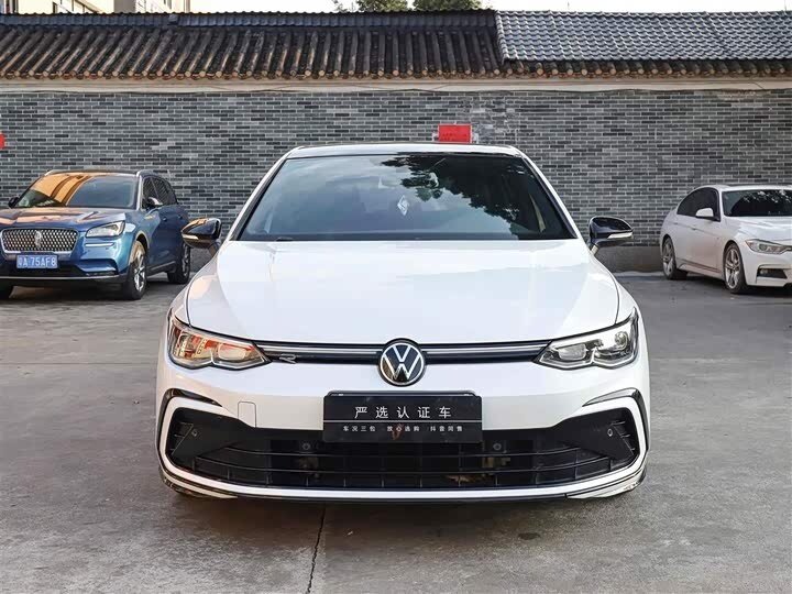 Открыть фотографии: Volkswagen Golf VIII