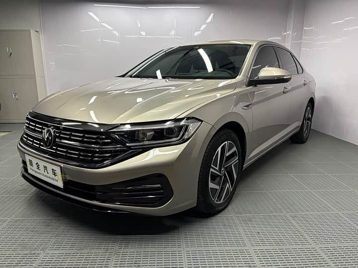 Открыть фотографии: Volkswagen Sagitar III Рестайлинг