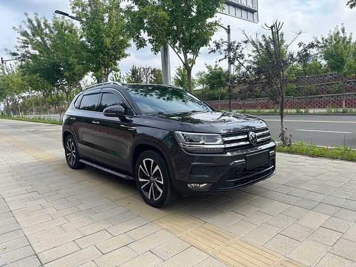 Открыть фотографии: Volkswagen Tharu I