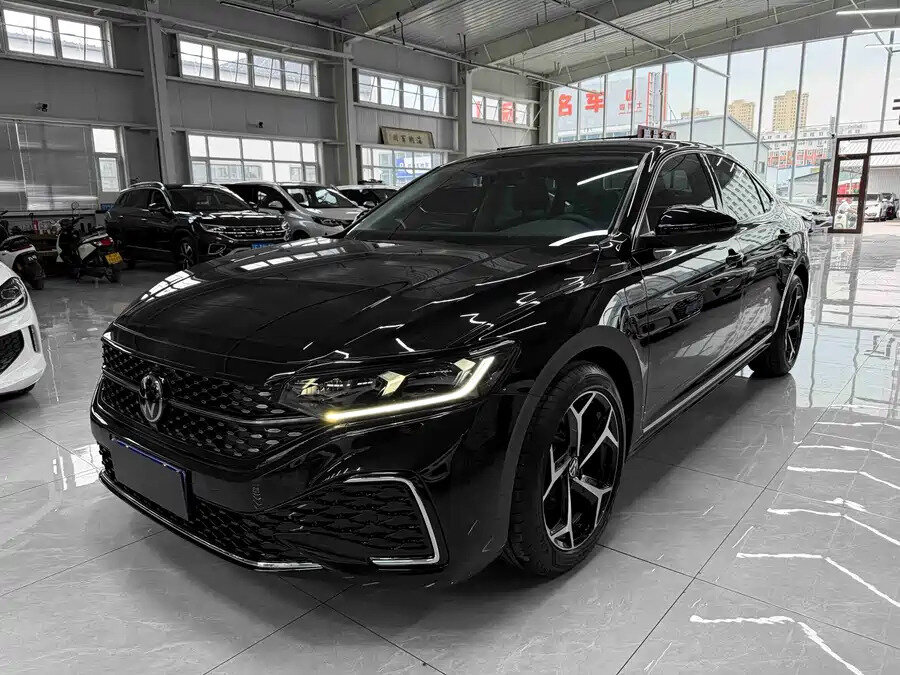 Открыть фотографии: Volkswagen Passat B8 Рестайлинг