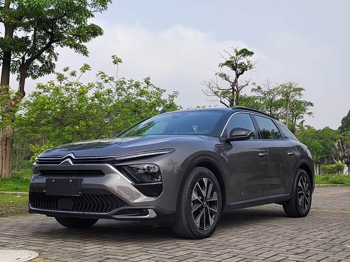 Открыть фотографии: Citroen C5 X