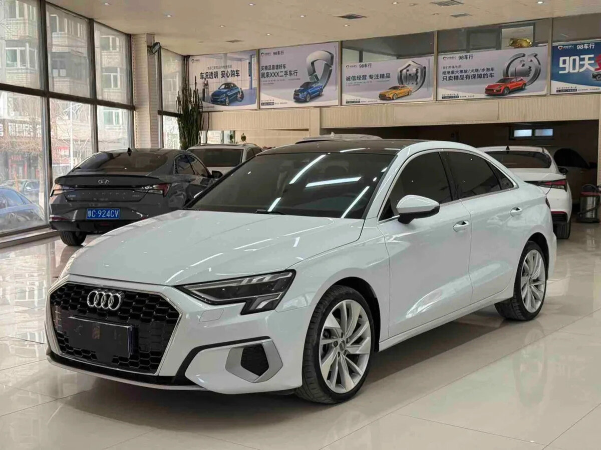 Audi A3 35 TFSI Long IV (8Y)