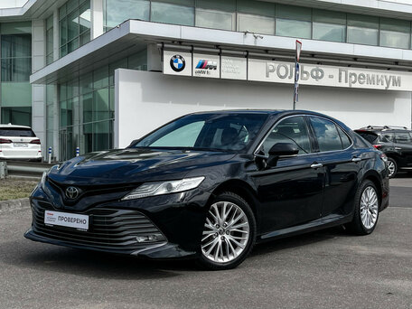 Toyota Camry VIII (XV70)