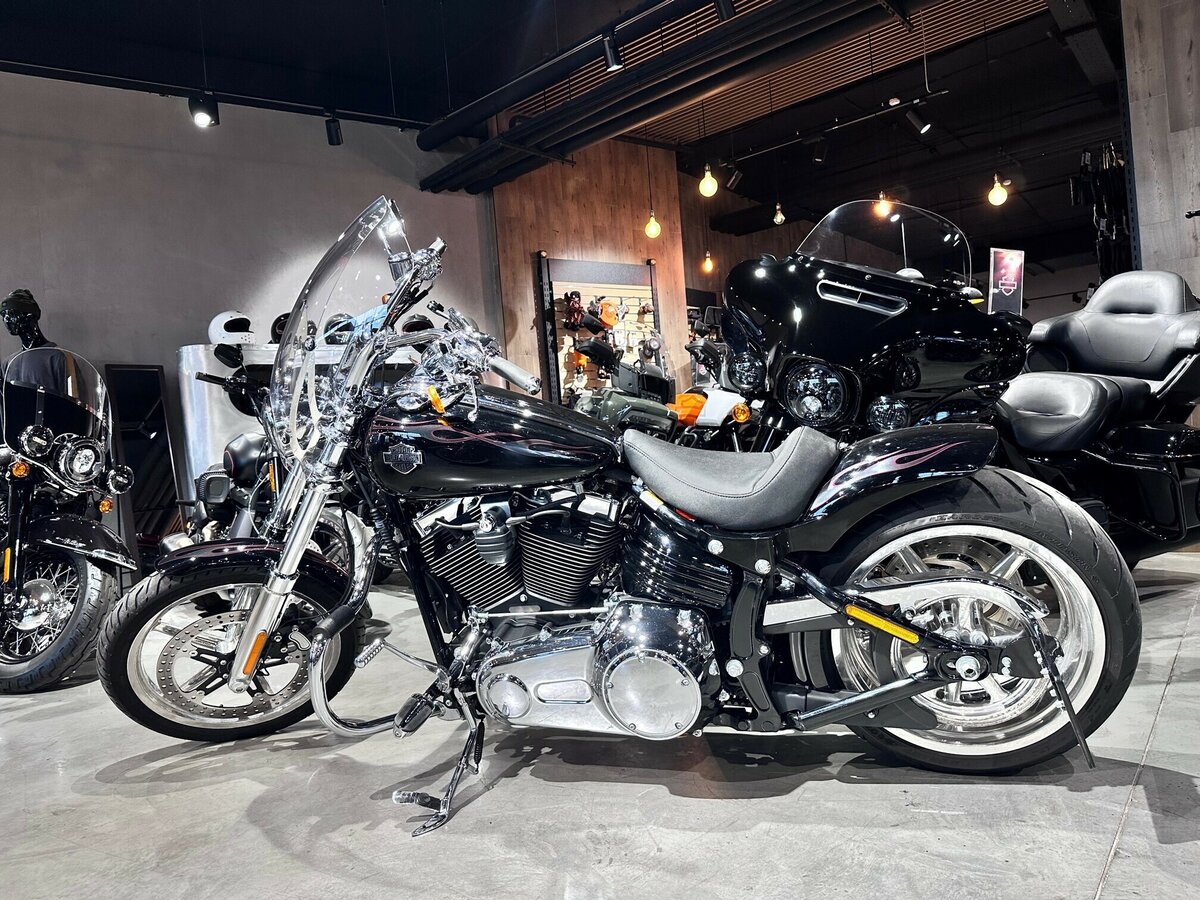 Harley-Davidson Rocker C