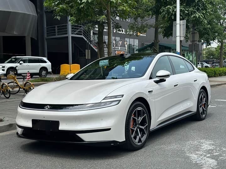 Открыть фотографии: Changan Qiyuan A06
