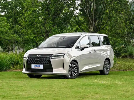 Wuling Starlight 730