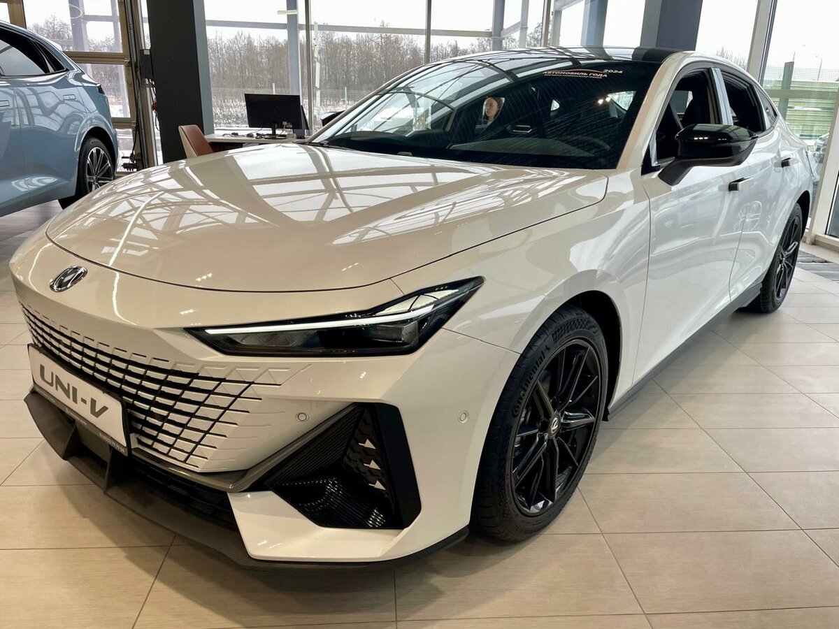 Открыть фотографии: Changan UNI-V I