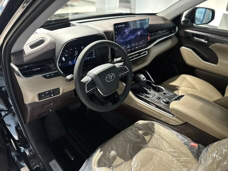 Toyota Highlander IV (XU70)