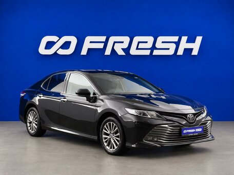 Toyota Camry VIII (XV70)