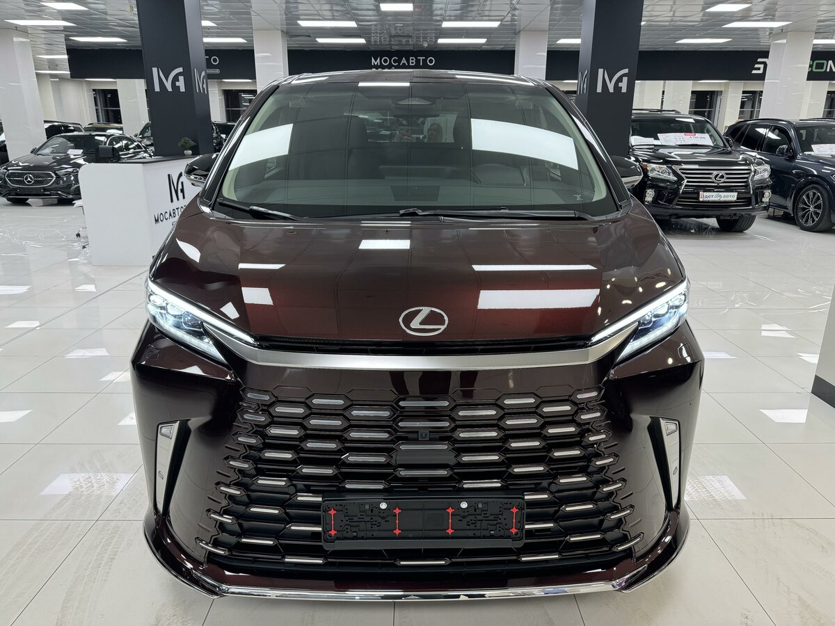 lexus lm 2