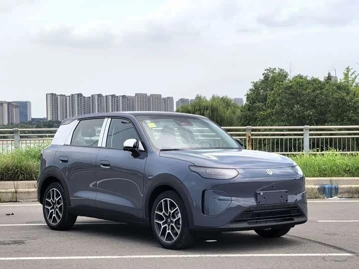 Открыть фотографии: Leapmotor A10