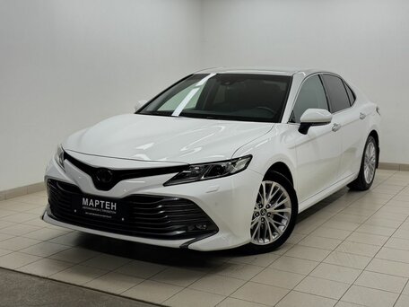 Toyota Camry VIII (XV70)