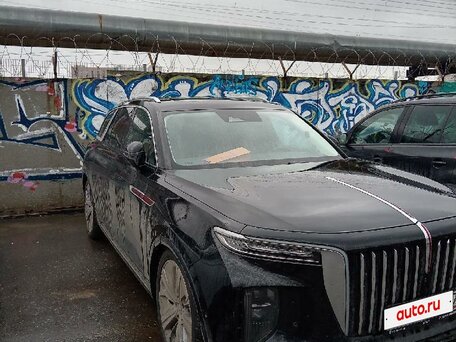 Hongqi E-HS9