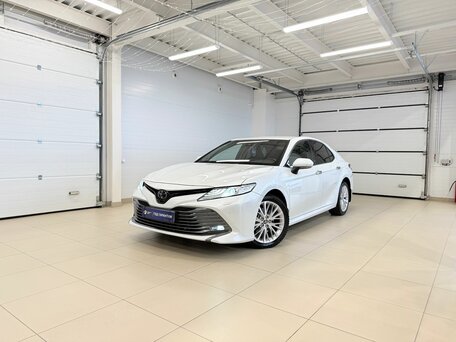 Toyota Camry VIII (XV70)