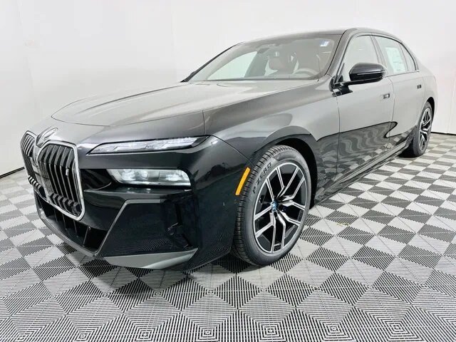 BMW i7