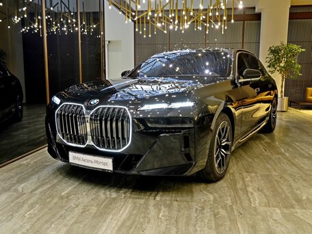 BMW 7 серии VII (G70)