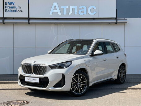 BMW iX1
