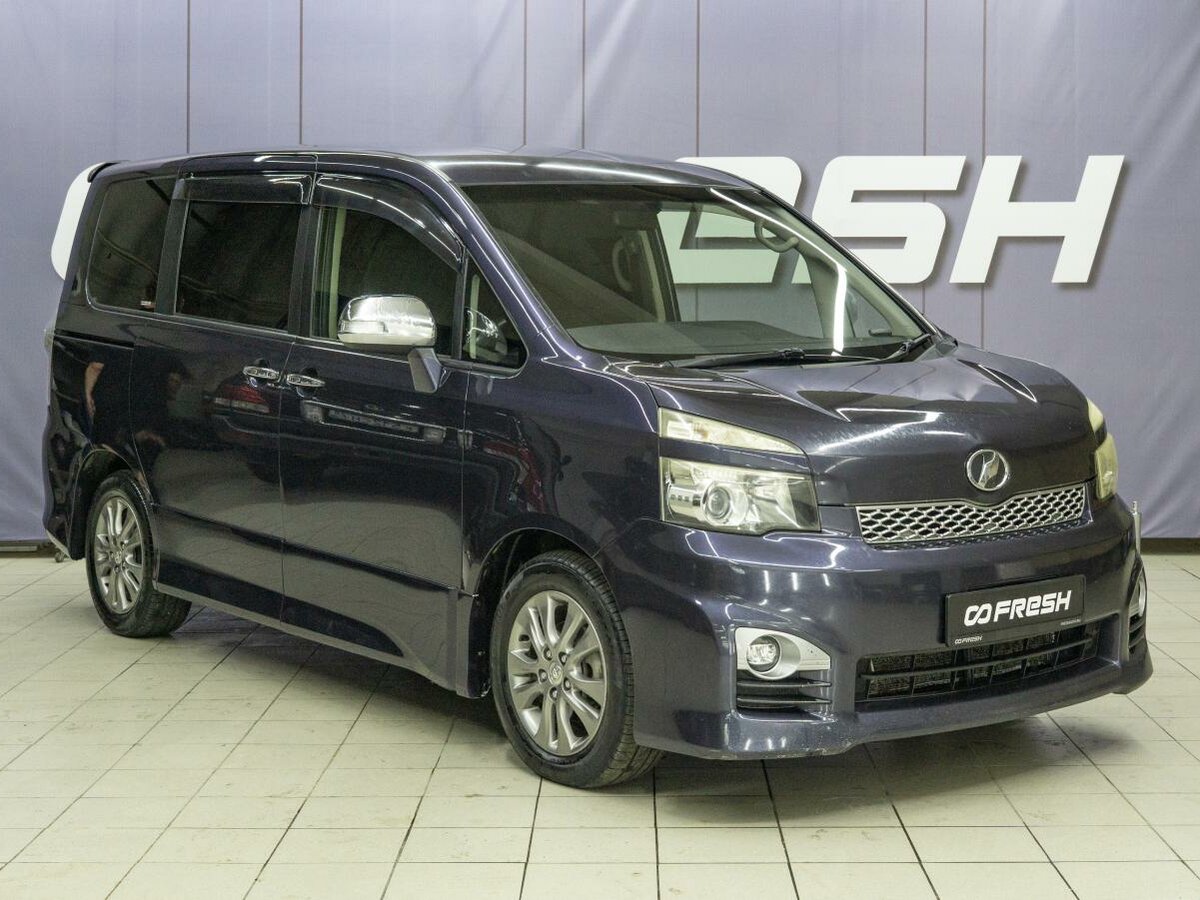 Открыть фотографии: Toyota Voxy II (R70) Рестайлинг