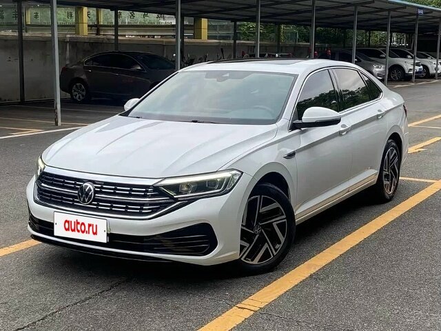 Открыть фотографии: Volkswagen Sagitar III Рестайлинг