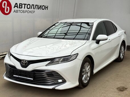 Toyota Camry VIII (XV70)