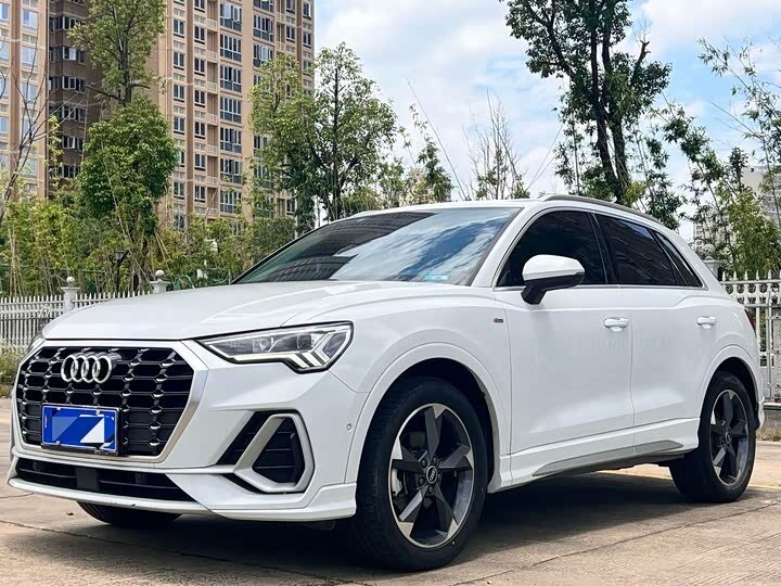 Открыть фотографии: Audi Q3 II (F3)