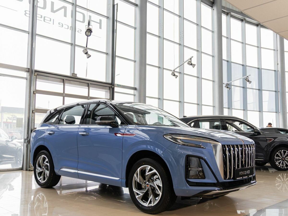 Открыть фотографии: Hongqi HS3
