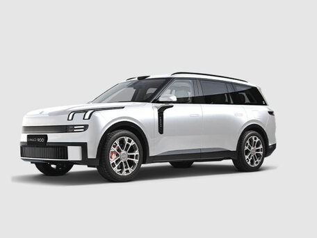 Lynk & Co 900