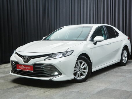 Toyota Camry VIII (XV70)
