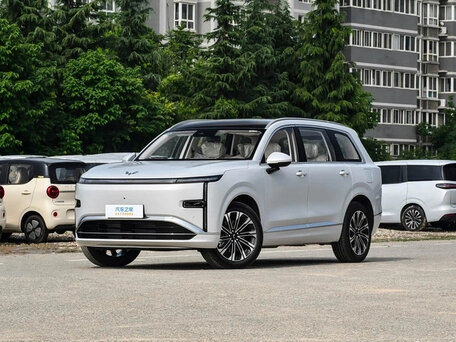 Wuling Starlight L