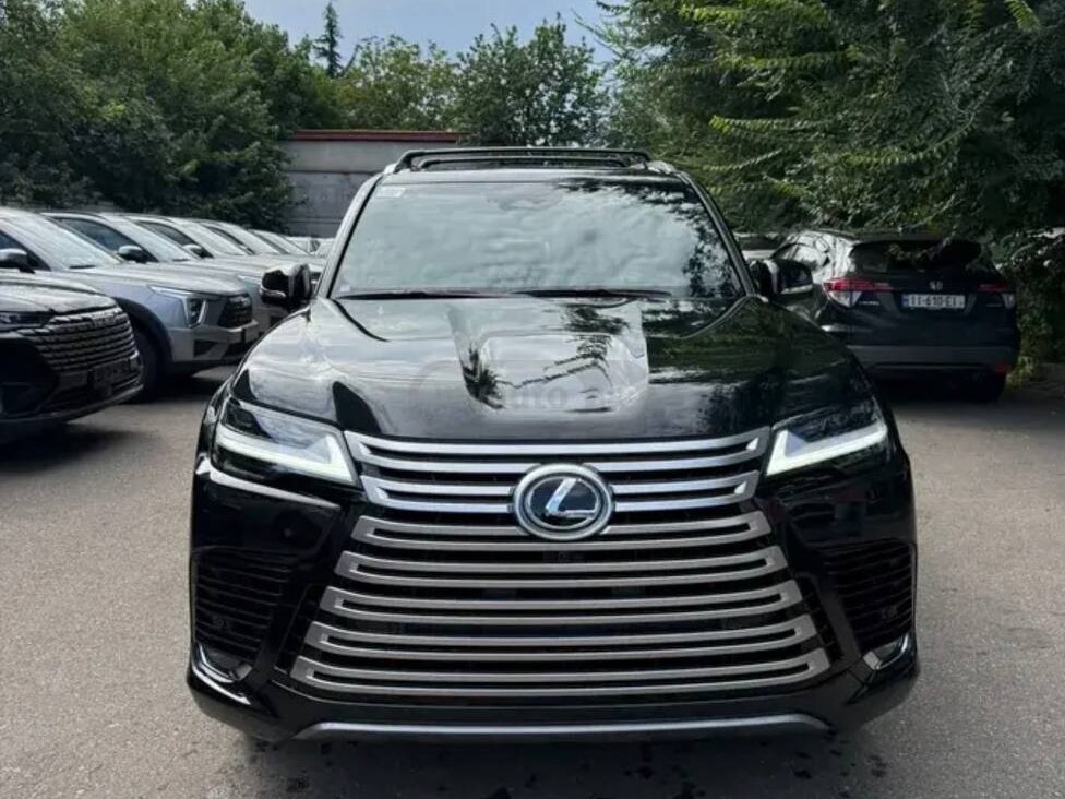 Открыть фотографии: Lexus LX IV
