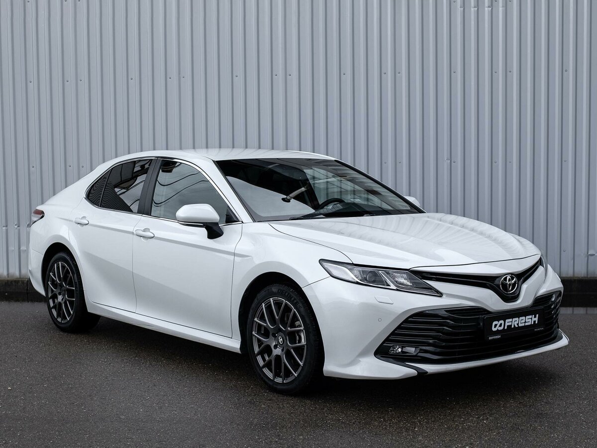 Toyota Camry VIII (XV70)