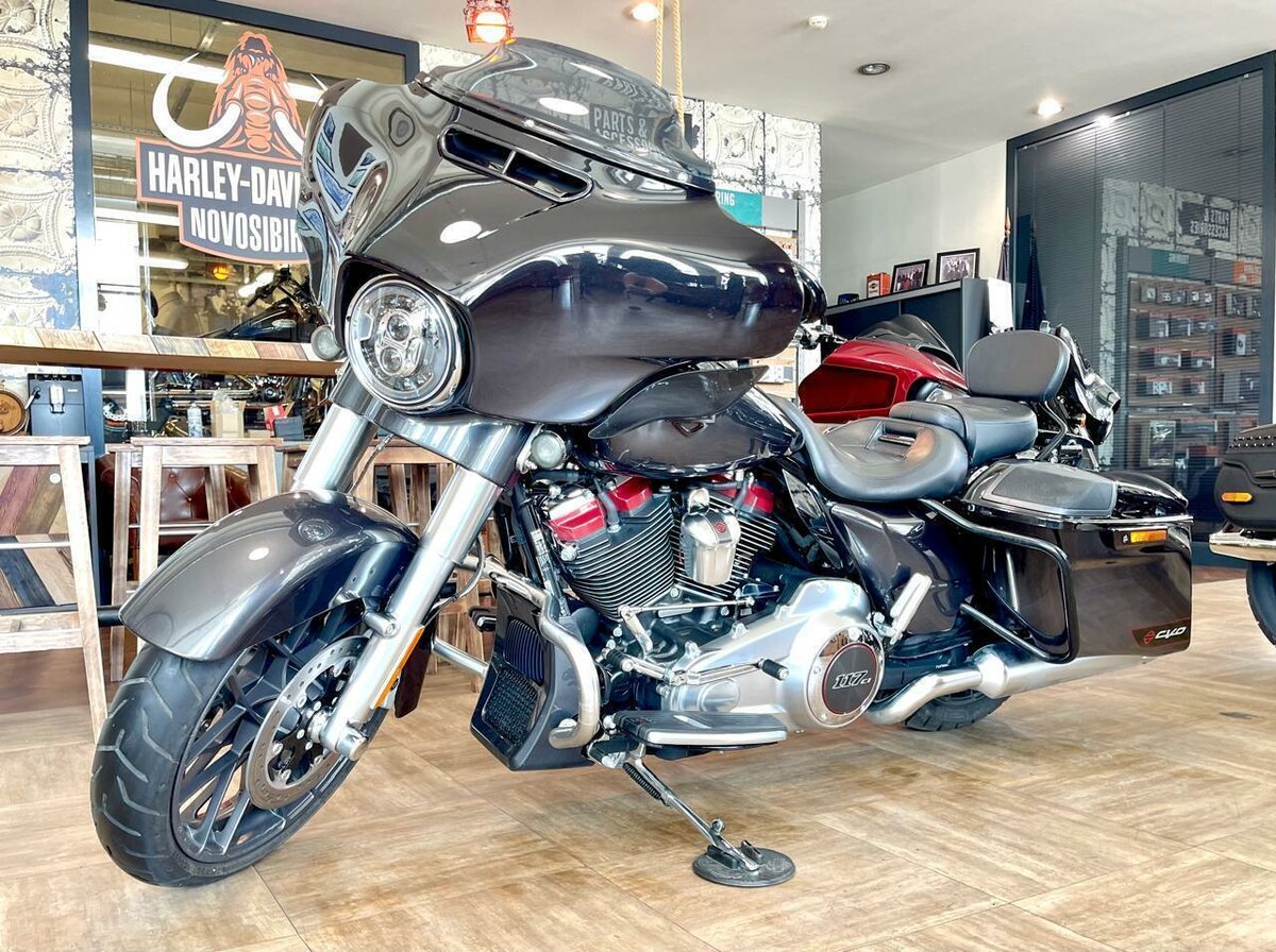 Harley-Davidson CVO Street Glide