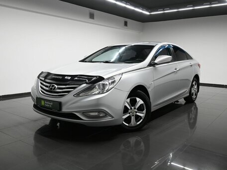 Hyundai Sonata VI (YF)
