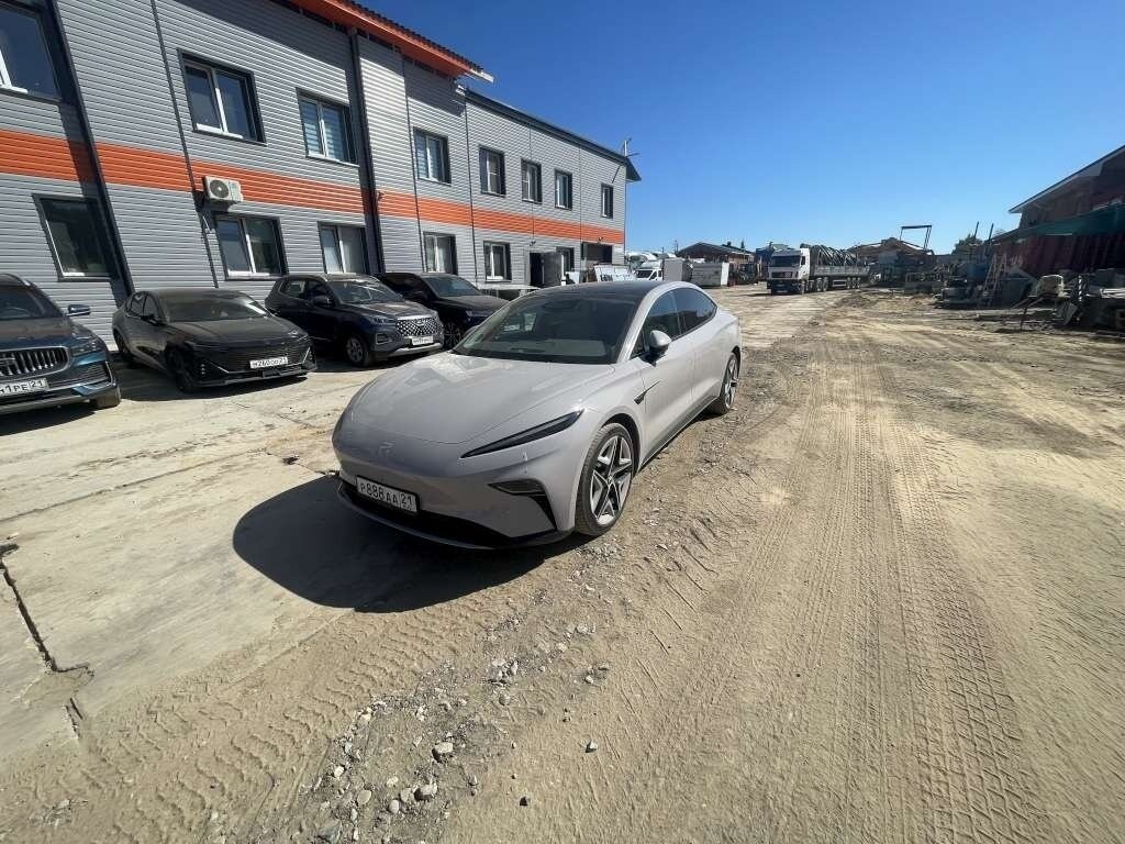 Rising Auto F7 90 kWh