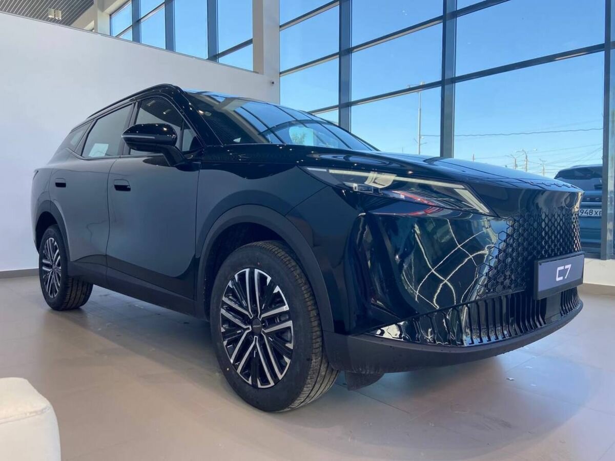 Открыть фотографии: Omoda C7
