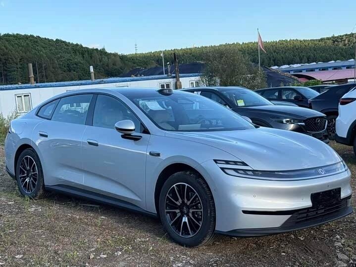 Открыть фотографии: Changan Qiyuan A06