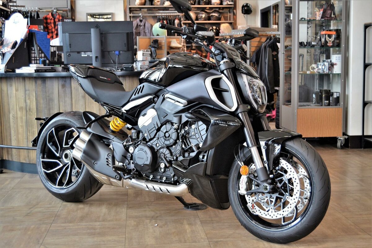 Ducati Diavel V4