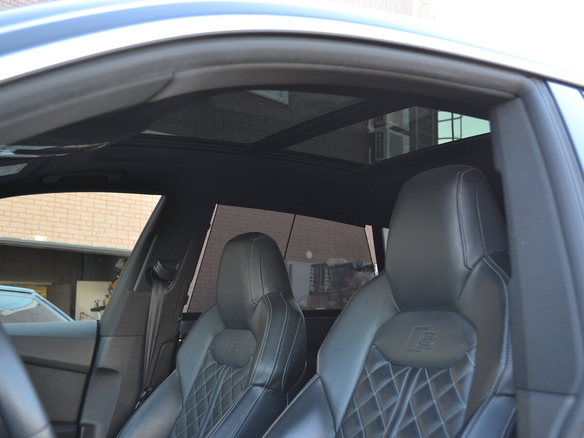 AUDI Q8 - фото 16