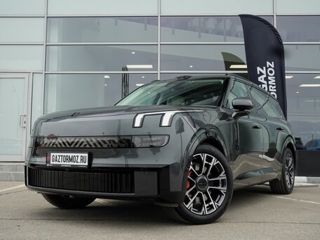 Lynk & Co 900