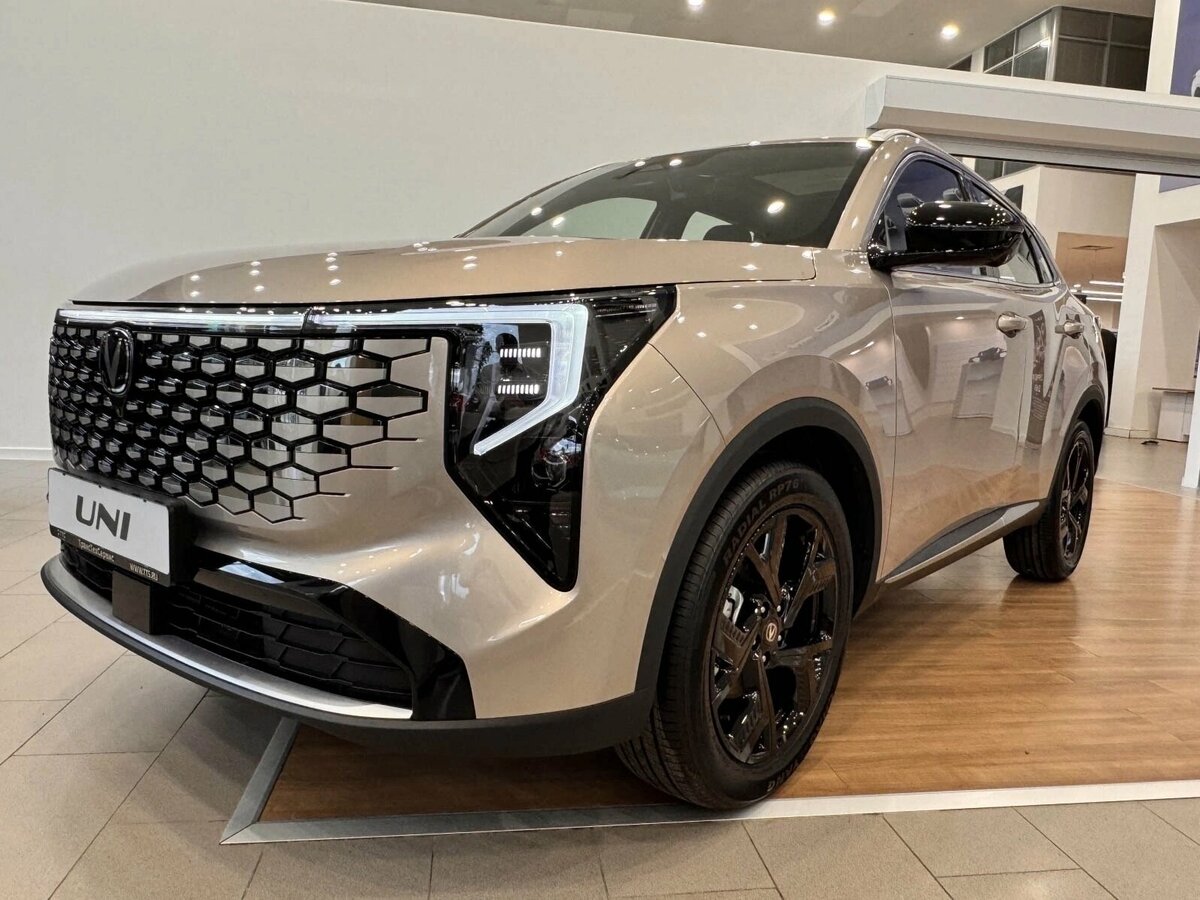 Открыть фотографии: Changan UNI-S I Рестайлинг