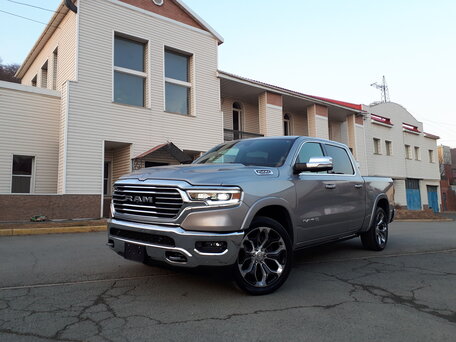 Ram 1500 V