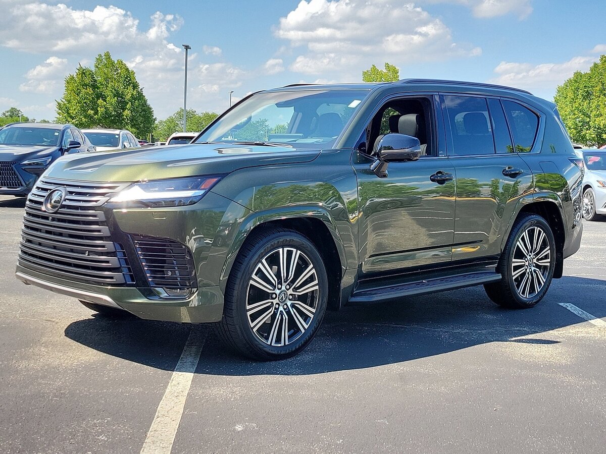Открыть фотографии: Lexus LX IV