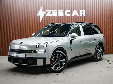 Lynk & Co 900
