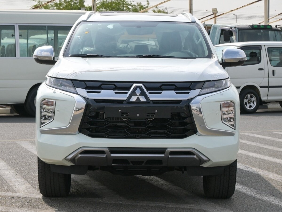 Открыть фотографии: Mitsubishi Montero Sport III Рестайлинг